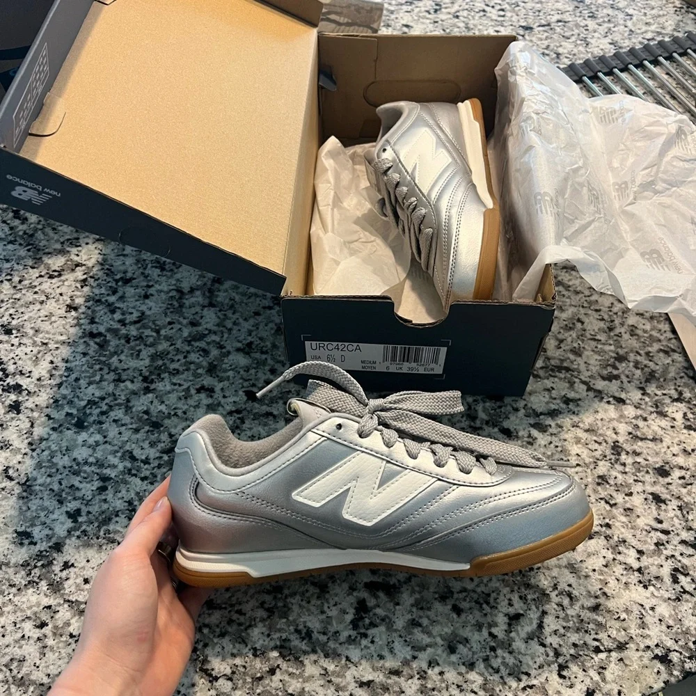 New Balance RC42 Silver Sneakers - Picture 2 of 3